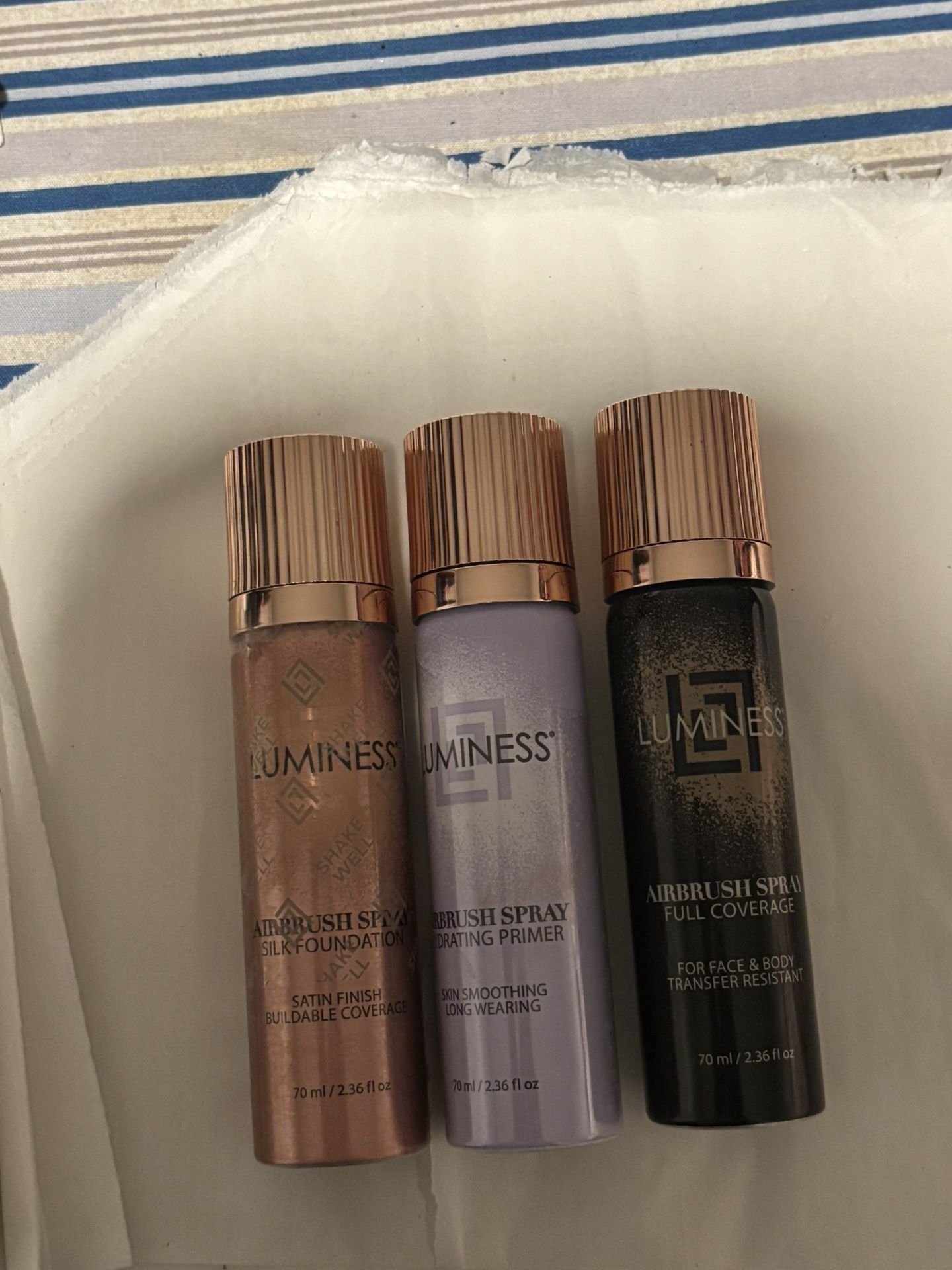 Luminess Makeup Full Coverage And a Foundation And a Primer