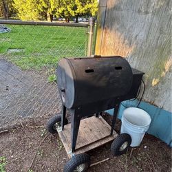 LOW PRICE MOVING- $850 + tax retail TIGGER SMOKER AND GRILL 