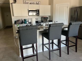 3 Bar stools