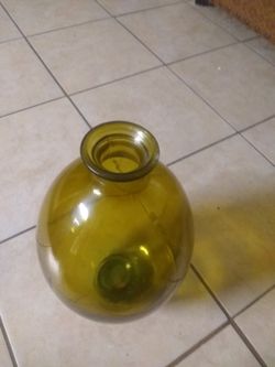 Glass vase