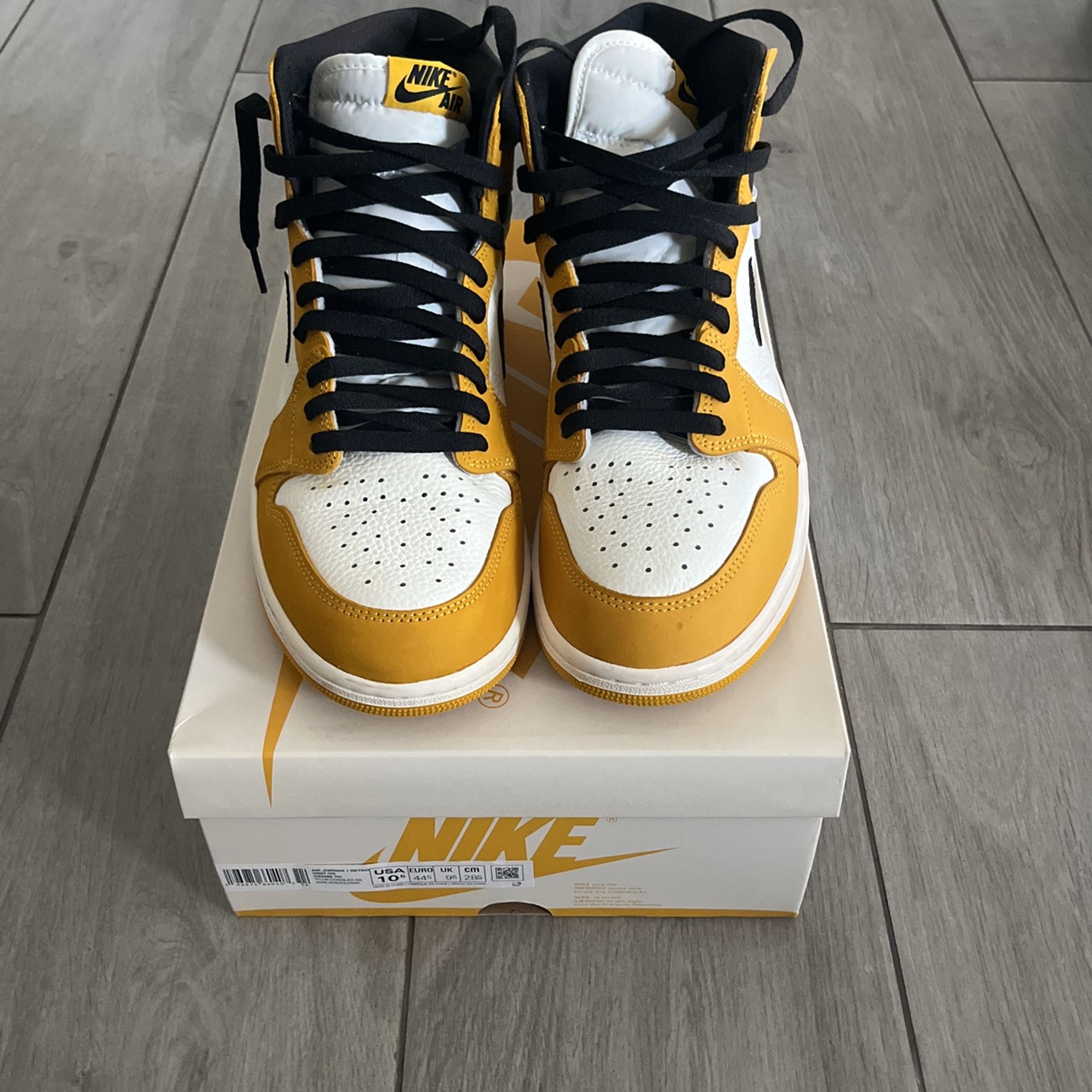 Air Jordan 1 Retro High OG Size 10.5 Mens.