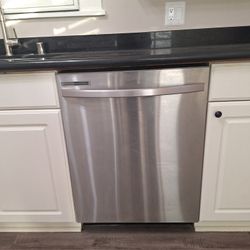 
Samsung 24" Top Control Built-In Dishwasher
