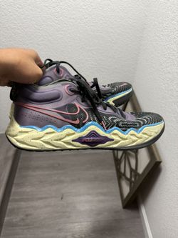 Basketball Shoes Size 15