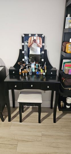Vanity table w/ stool