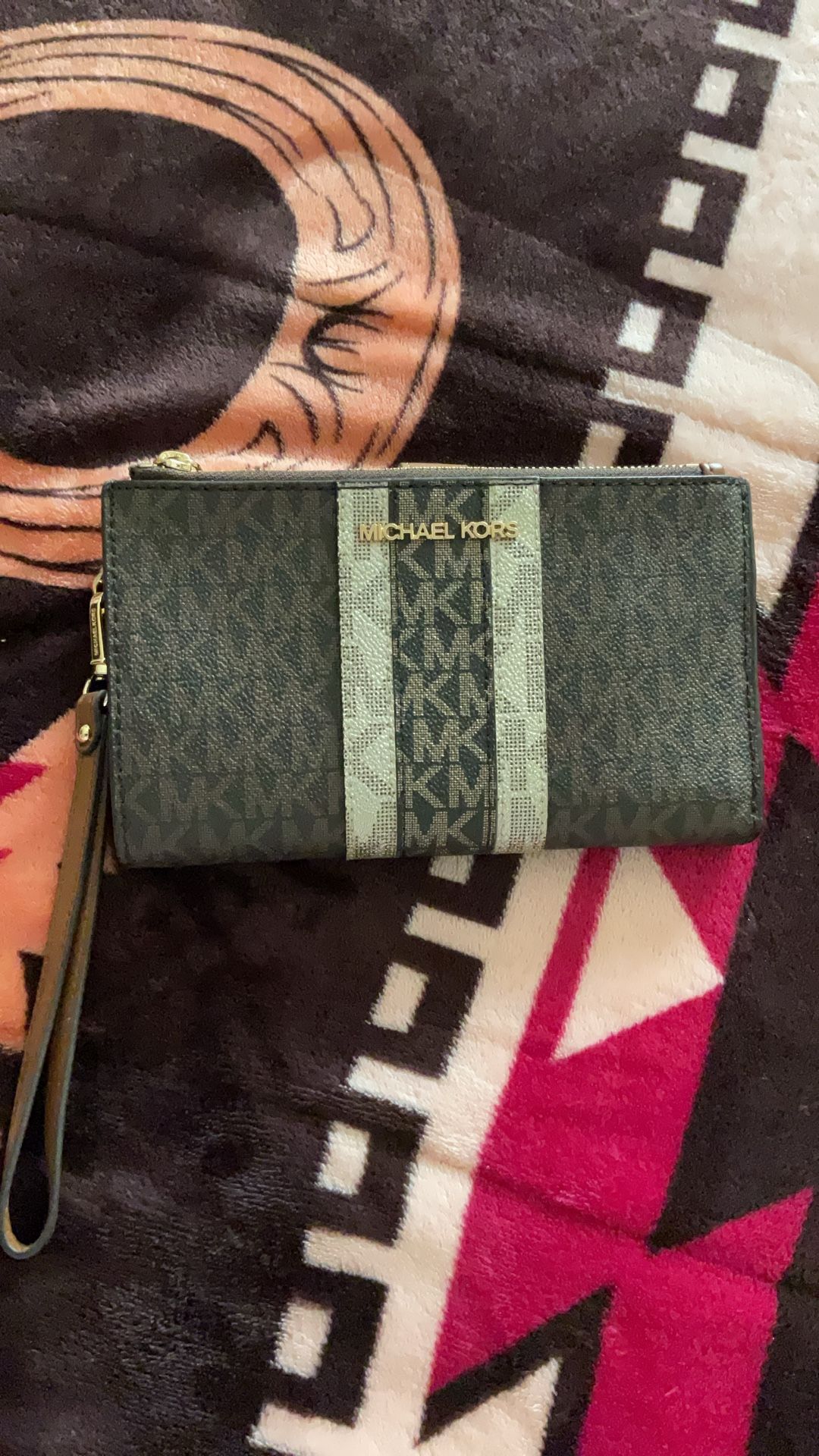 Michael Kors Wristlet Wallet