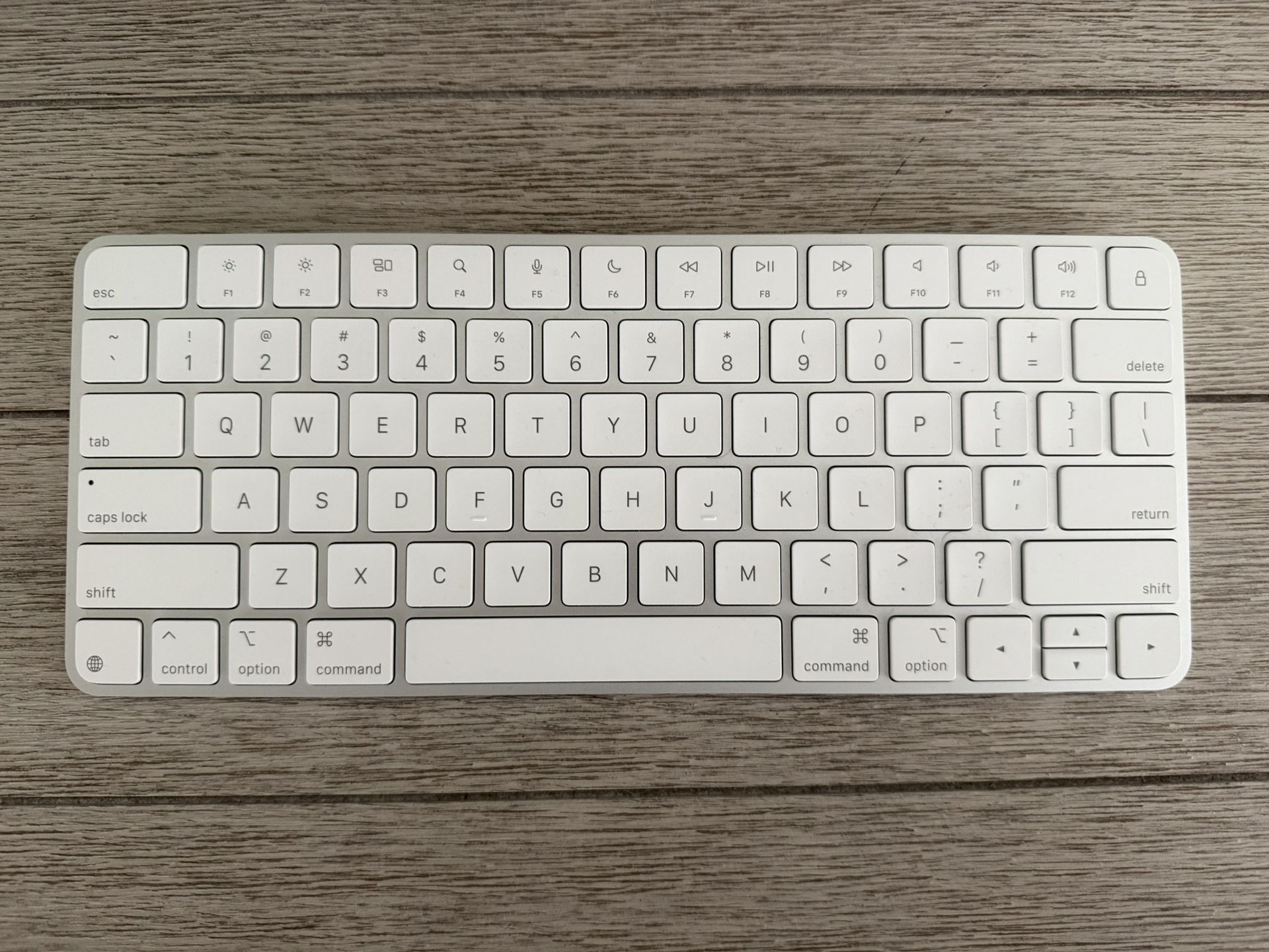 Apple Magic Keyboard (2nd Gen) - Like New