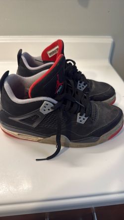 USED- Jordan 4 retro bred