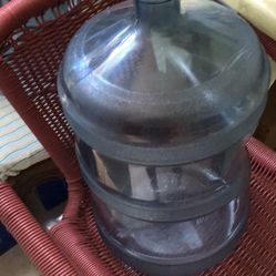 Water container 5 gallons 