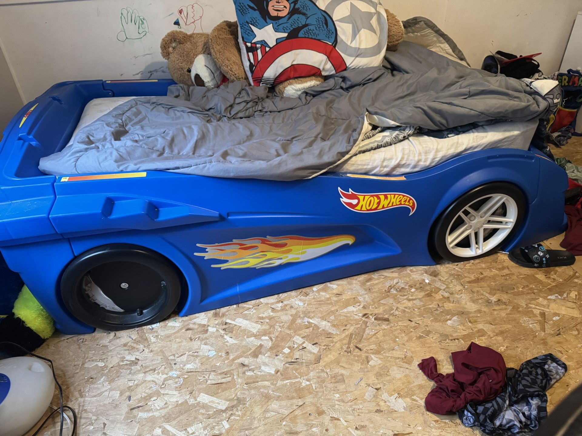Hot Wheels Bed