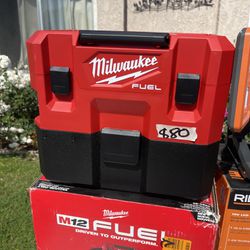 Milwaukee Fuel Vacuum M12 