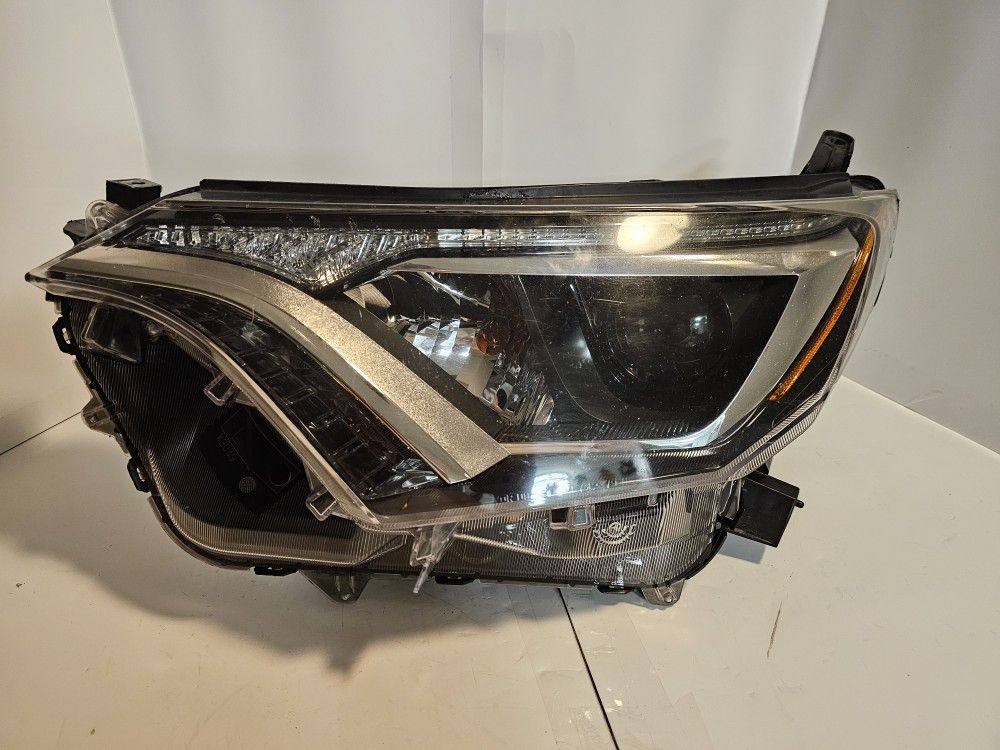2016-2018 Toyota Rav-4 Halogen w/LED Headlight Left Driver Side