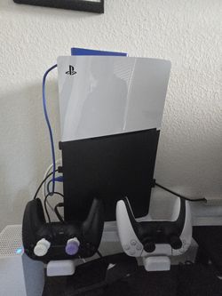 PS5 - CFI-2015 Slim/With Disc, 2 controllers and 1 1T external storage