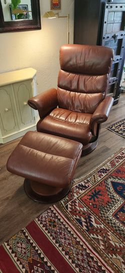 Ekornes Stressless style replica recliner chair and ottoman
