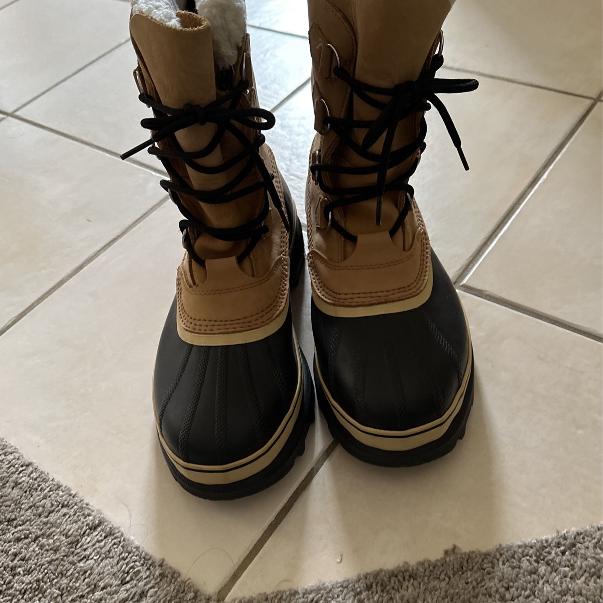 Men 9.5 Sorel Caribou Snow Boots 
