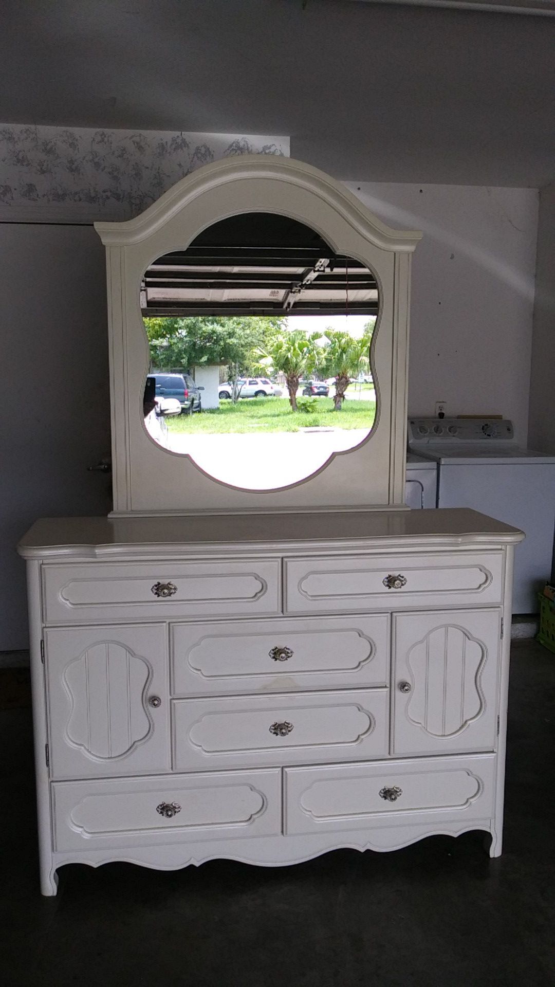 8 drawer dresser with mirror