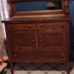 WOOD SIDEBOARD WITH MIRROR 