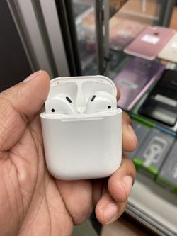 Apple AirPod wireless headphone