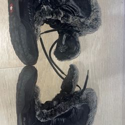 The North Face Fur Boots 