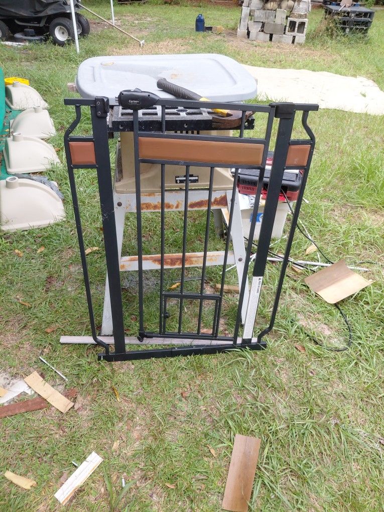 Gate 27 × 37 Perfect condition