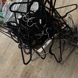 Velvet hangers black