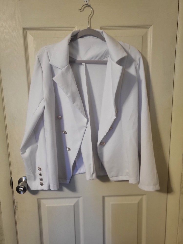 White Blazer  Asking 13$  Paid A Lot More For It..cash Only No Delivery