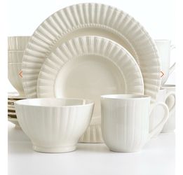 Thomson Pottery "Maison White" 16-Piece Stoneware Dinnerware Set
