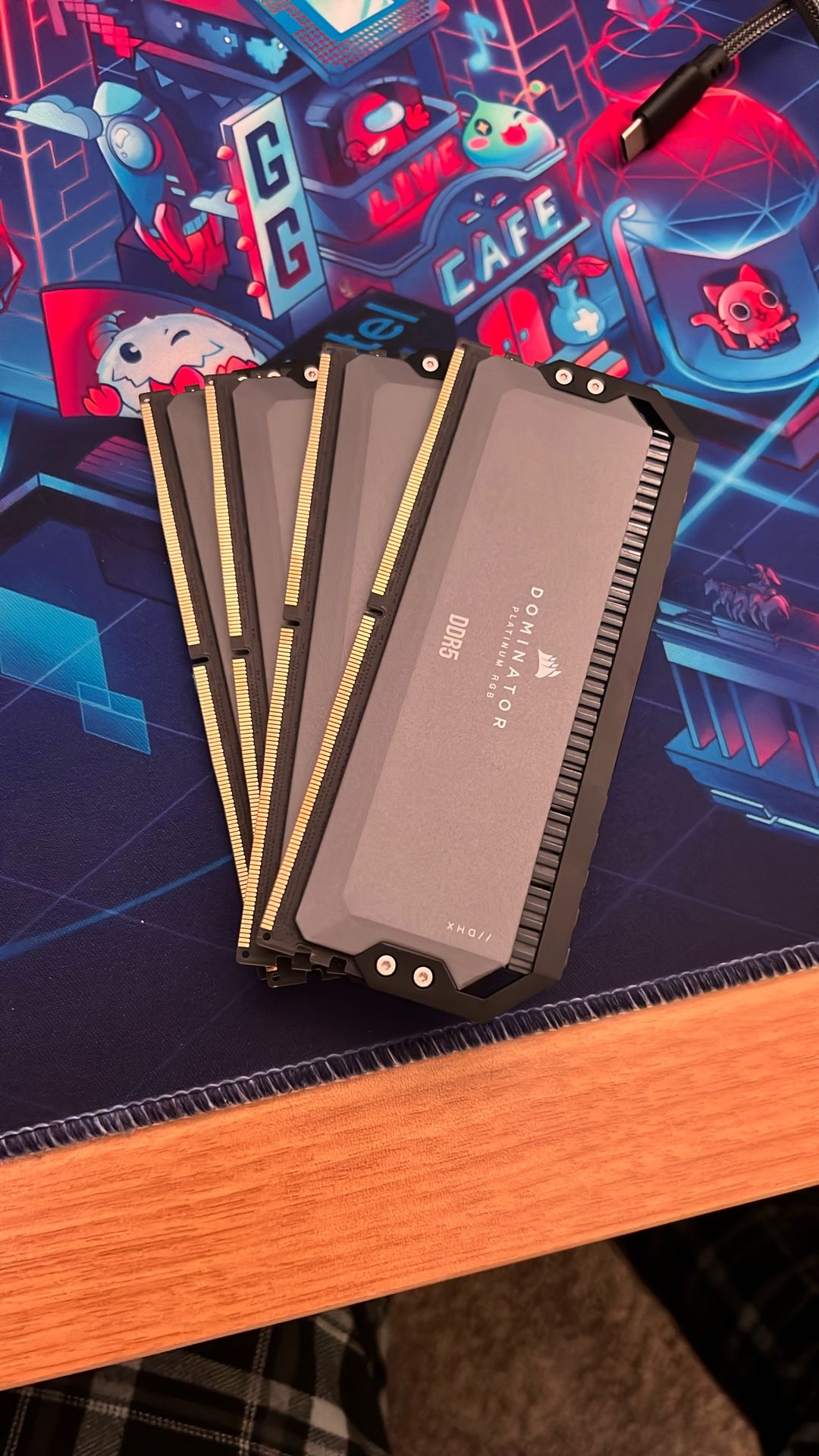 Corsair dominators. 64gb