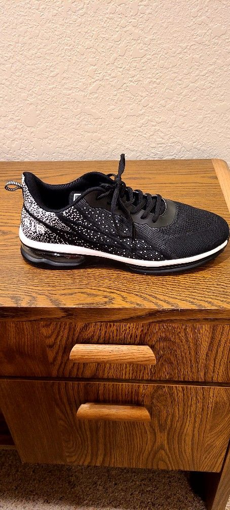 Black and White Running Shoes - MEHOTO Air - Brand New- Mens Size 12-13 US
