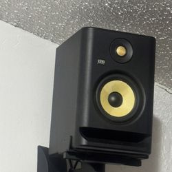 KRK Studio Speaker Set Two Self Speakers And Two Subwoofers 