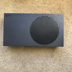 Xbox series S 1TB (black)-perfect condition 