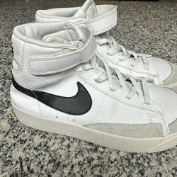Girls 3.5 High Top Nikes