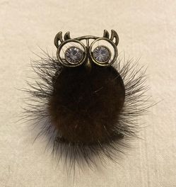 Fuzzy owl fashion ring stretch band glass rhinestone eyes funky jewelry