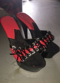 Exotic heel SIZE 7