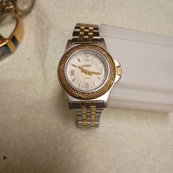 Gitamo Designer Women's Gold Watch $200-500 Msrpq Great Condition. 