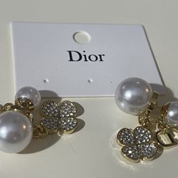 Drop Pearl Earrings