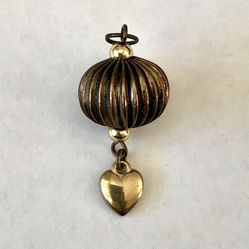 🤎 Beautiful pendant made from vintage bronze copper bead and gold tone heart