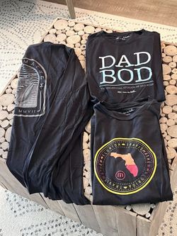 Men’s Travis Mathew t- Shirts Size large 