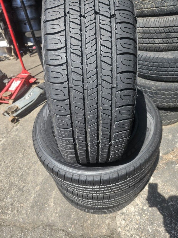 4 good year tires with size 225/60/17