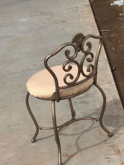 Metal vanity stool