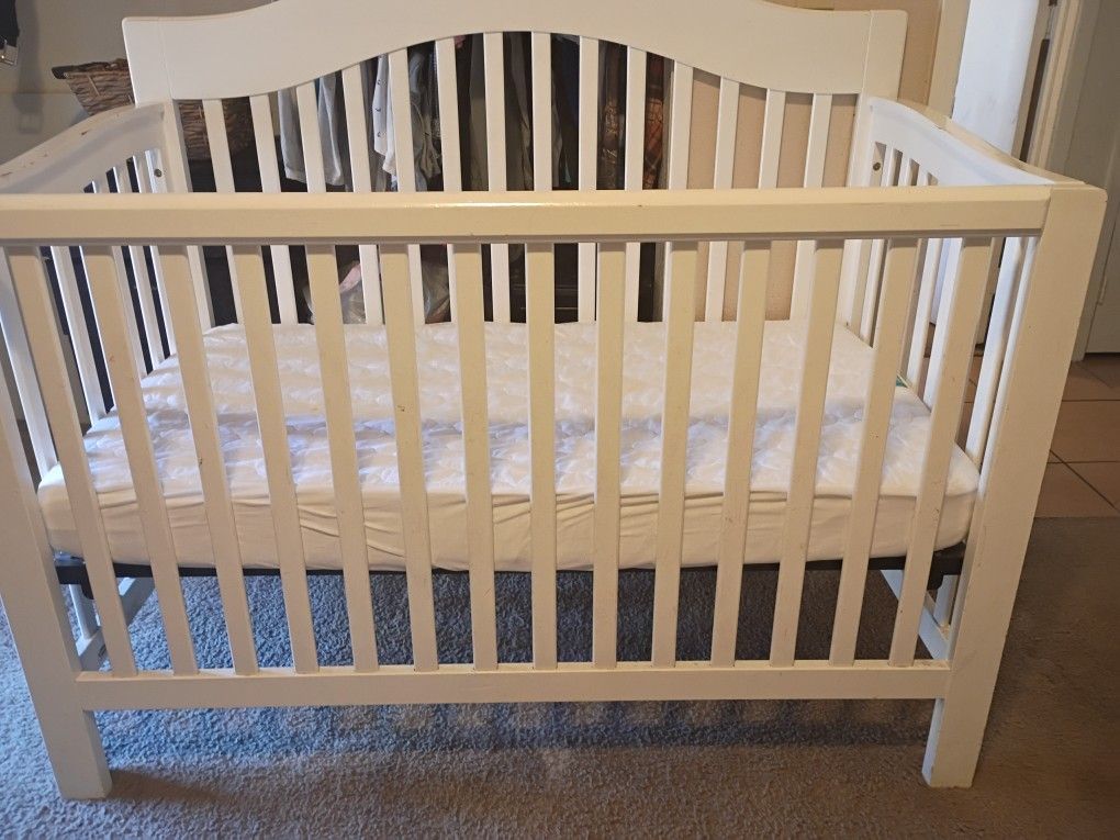 Baby Crib With mattress