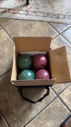 Bocce ball set