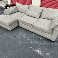 Comfy Nice Gray Sectional Couch 🔥🔥🔥