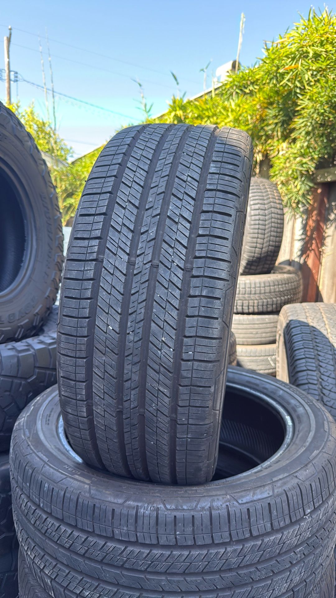 Vendo 4 Llantas 265-45-20 Marca Continental Muy Buena Calidad