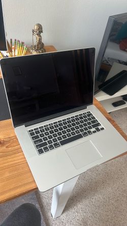 MacBook Pro 15” - Mid 2015 - 256GB of Storage