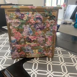 Homemade Vintage Style Jewelry Or Knick Knack Box. 