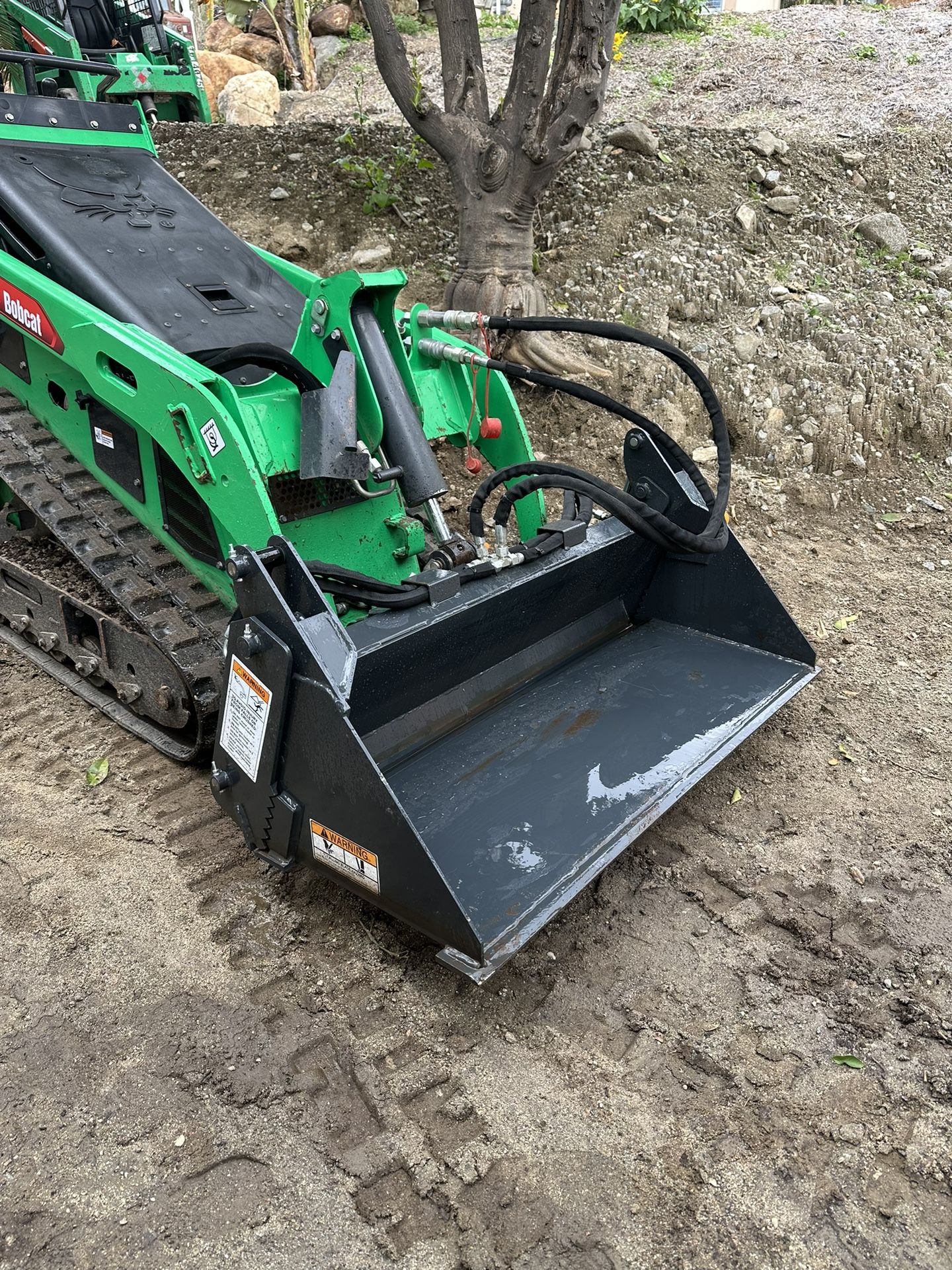 Mini Skid Steer 4 In 1 Smooth Bucket