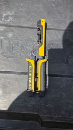Klein Tools Coax Cable Crimping Tool (BNC / F Connector)