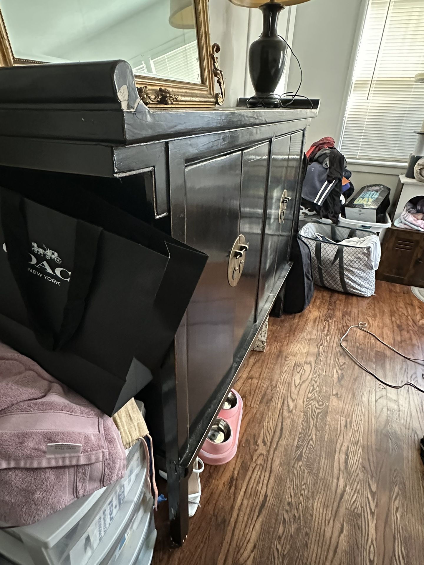 Dresser