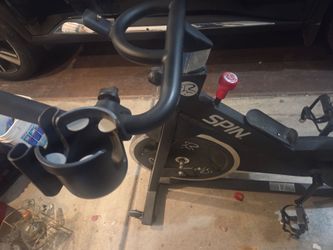 stationary bike. , bicicleta estacionaria para hacer ejercicio