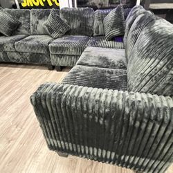 New Modern 🖤 Luxurious Charcoal Sectional – $0 Down, Only $76 Payment! ⭐️